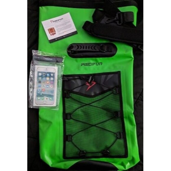 New Waterproof Floating Backpack 40L with Waterproof Phone Case for Boating - Picture 1 of 3
